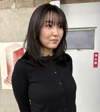 ミディアム カラー カワクボ ソラのヘアスタイル
