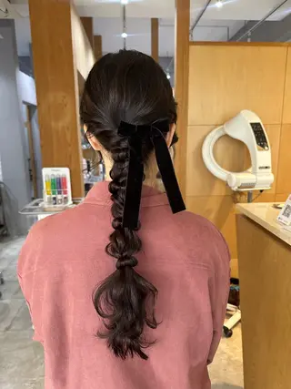 ミディアム ヘアアレンジ miloc MOMOKAのヘアスタイル