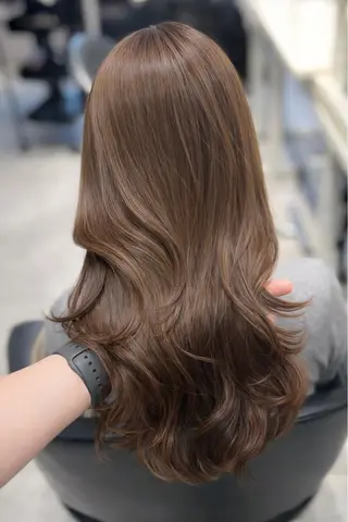 ロング 恵比寿結べるレイヤー 地毛風カラー大場のヘアスタイル