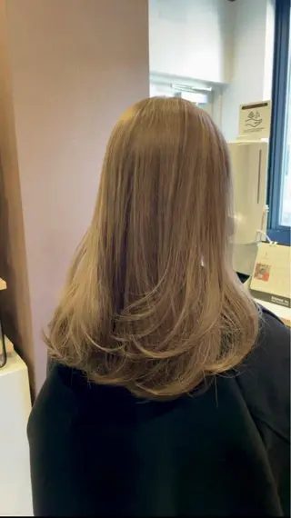 セミロング カラー 平山 達也のヘアスタイル
