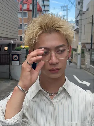 ショート カラー メンズ フェザーパーマ浦和 スパイキーショートのヘアスタイル