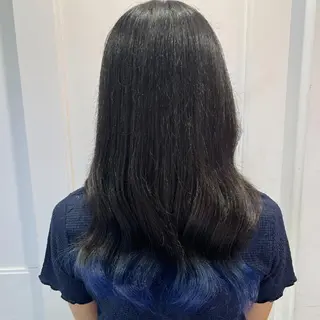 ロング カラー 亀田 幸美のヘアスタイル