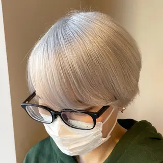 ショート カラー ブリーチ👩🦳/ ✂︎MANAMIのヘアスタイル