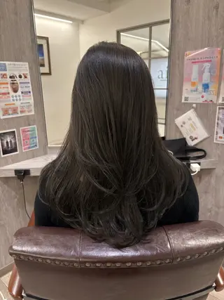 セミロング ホソダ ルミのヘアスタイル