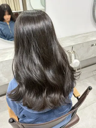 ロング カラー シガ ミクトのヘアスタイル