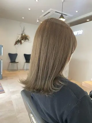 セミロング カラー 小顔/似合わせカット 杉山莉菜のヘアスタイル