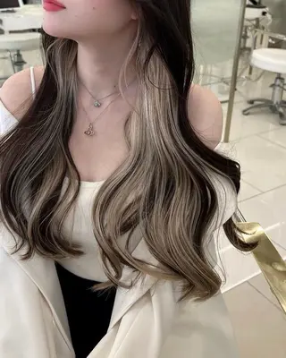 ロング 新宿 愛香のヘアスタイル