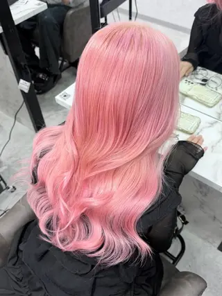 セミロング ブリーチ特化🌈 MANATOのヘアスタイル