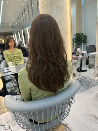 セミロング 透明感カラー 韓国ヘア本郷のヘアスタイル