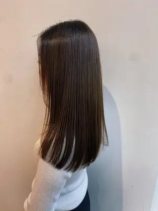 セミロング 美髪矯正透明感カラー 江川 和輝のヘアスタイル
