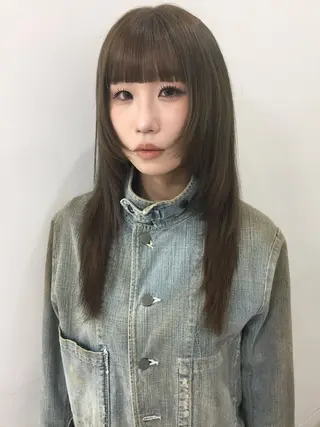 セミロング カラー 杏華レイヤー/ パーマ/ハイトーンのヘアスタイル