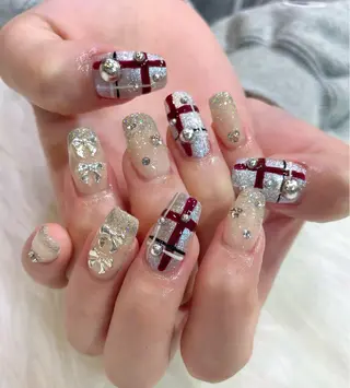 ネイル Anurea HARUKA🌸のネイルデザイン