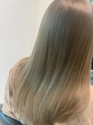 ミディアム Lilly 中谷友里のヘアスタイル
