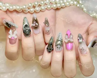ネイル 🦋 Queenieのネイルデザイン