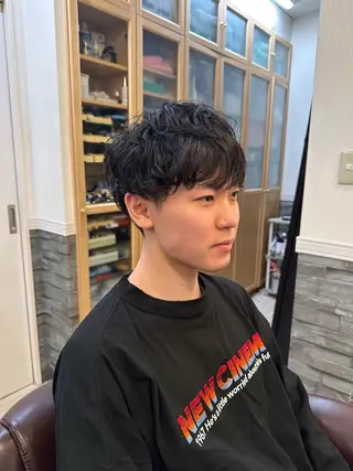 ショート パーマ メンズ 仲川 遼のヘアスタイル