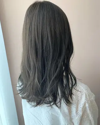セミロング カラー hubhair レイヤー/透明感のヘアスタイル