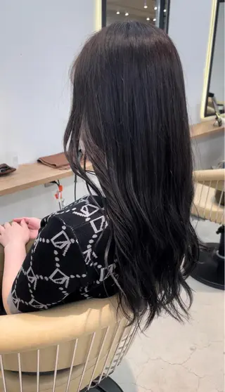 ロング レイヤーカット 瑠輝のヘアスタイル