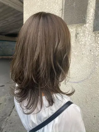 セミロング カラー 永沼 真依のヘアスタイル