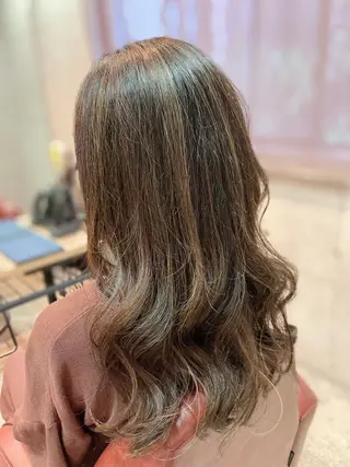 セミロング カラー ERIKO Tのヘアスタイル