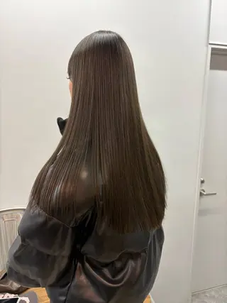 ロング yuri/オリーブ/ 暖色カラー/レイヤーのヘアスタイル