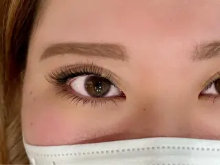 マツエク・マツパ wellbe 泉の眉毛・アイブロウイメージ