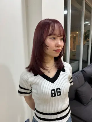 ミディアム カラー 御厨 夏芽のヘアスタイル
