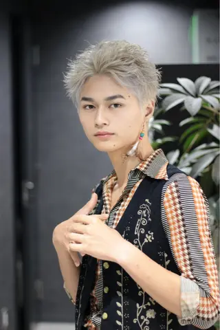 ショート カラー パーマ ヘアアレンジ メンズ 🔥ニュアンス フェザー小林海斗🔥のヘアスタイル