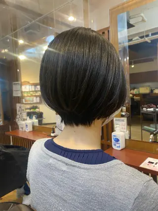 ショート カラー 女性目線でつくる ボブ縮毛矯正のヘアスタイル