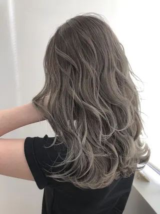 セミロング カラー 【透明感、艶髪】西村 有司のヘアスタイル