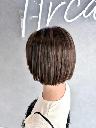 カラー ARCANA イホリのヘアスタイル