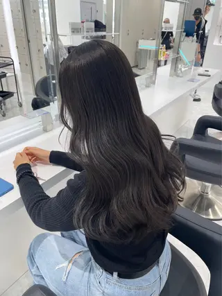 ロング カラー ヘアアレンジ 🪞official THREE 横浜🎀のヘアスタイル