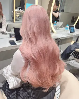 カラー Lond Le'a /ハイトーンカラーのヘアスタイル