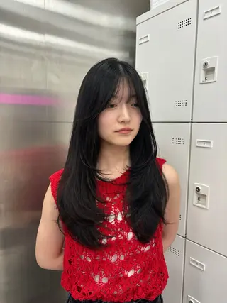 ロング カラー 抜け感レイヤー︴ ニュアンスカラーのヘアスタイル