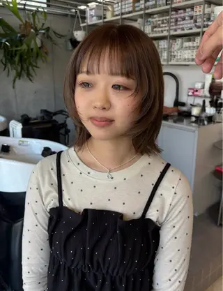 ミディアム フジイ トワのヘアスタイル