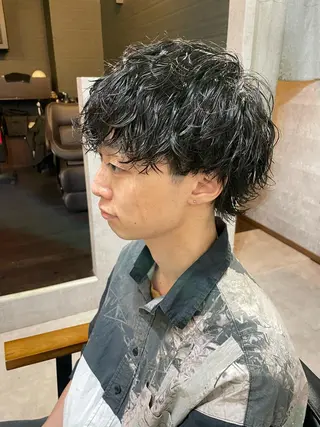 ミディアム パーマ メンズ 勝毛 広貴のヘアスタイル