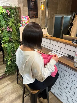 カラー 河野 朱里のヘアスタイル