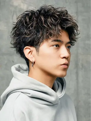 ショート パーマ メンズ 菅野 智敬のヘアスタイル