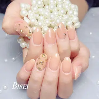 ネイル 🦋 Queenieのネイルデザイン