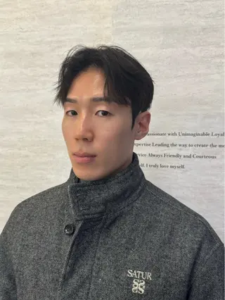 メンズ 韓国式ダウンパーマ 🇰🇷櫻井健のヘアスタイル