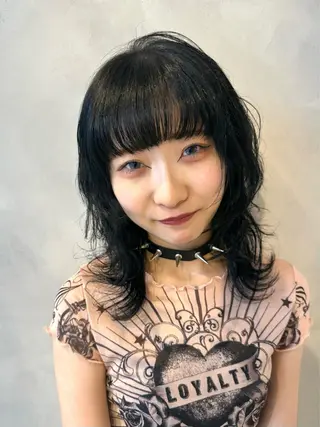 ミディアム カラー デザインカラー/パー マ🦖外岡咲希🦖のヘアスタイル