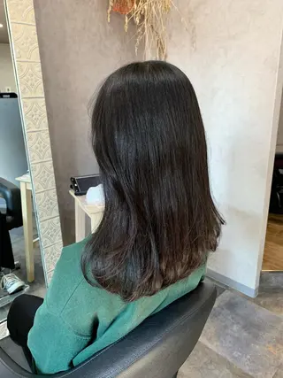 セミロング giniro ホソミのヘアスタイル
