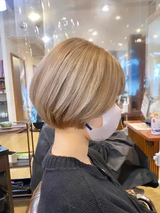 ショート カラー 女性目線でつくる ボブ縮毛矯正のヘアスタイル