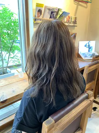 セミロング YAJI MAのヘアスタイル