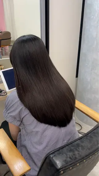 ロング カラー 髪質改善、癖毛直し 縮毛矯正が得意のヘアスタイル