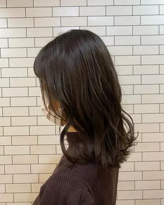 ミディアム カラー TAI透明カラー 柔らかい縮毛矯正のヘアスタイル