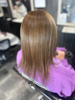 ミディアム 安田 恵のヘアスタイル