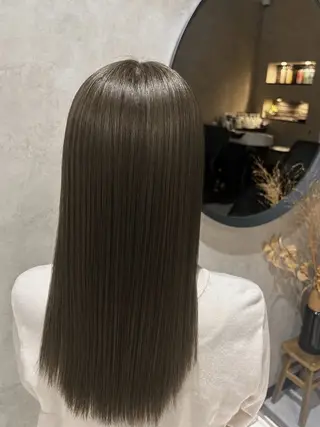 ロング カラー 《.Xian》 アカリ/艶髪カラーのヘアスタイル