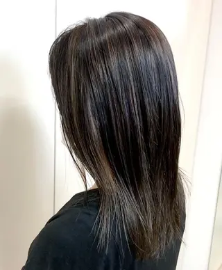 ミディアム 美容歴20年 岩田芳郎のヘアスタイル
