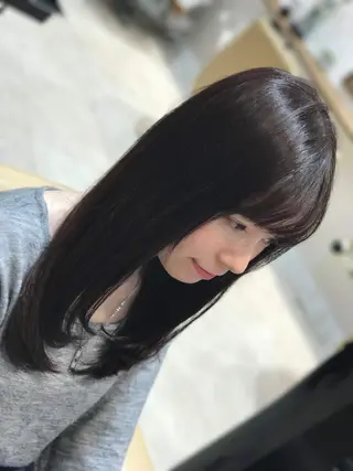 ミディアム 横山 ひかりのヘアスタイル