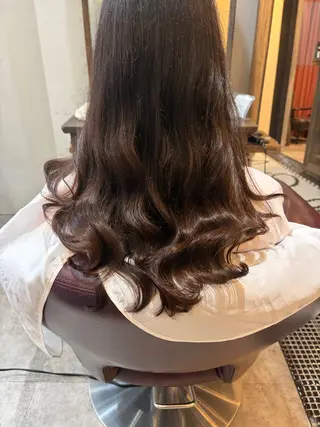 ロング パーマ 垢抜けレイヤーカット /コテ巻き風パーマのヘアスタイル